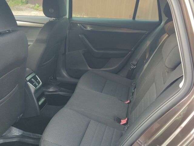 Коричневый Шкода Октавия Скаут, объемом двигателя 2 л и пробегом 327 тыс. км за 13500 $, фото 8 на Automoto.ua