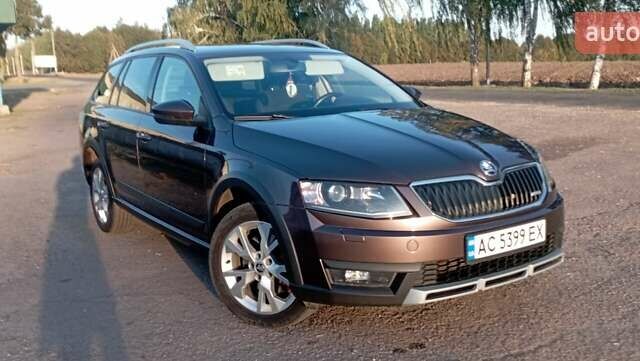 Коричневый Шкода Октавия Скаут, объемом двигателя 2 л и пробегом 257 тыс. км за 15900 $, фото 13 на Automoto.ua