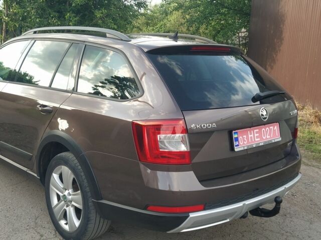 Коричневый Шкода Октавия Скаут, объемом двигателя 2 л и пробегом 327 тыс. км за 13500 $, фото 3 на Automoto.ua