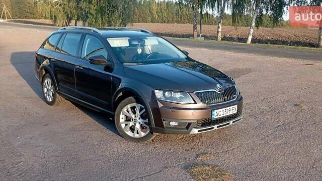 Коричневый Шкода Октавия Скаут, объемом двигателя 2 л и пробегом 257 тыс. км за 15900 $, фото 29 на Automoto.ua
