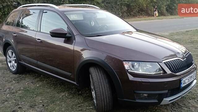Коричневый Шкода Октавия Скаут, объемом двигателя 2 л и пробегом 257 тыс. км за 15900 $, фото 10 на Automoto.ua