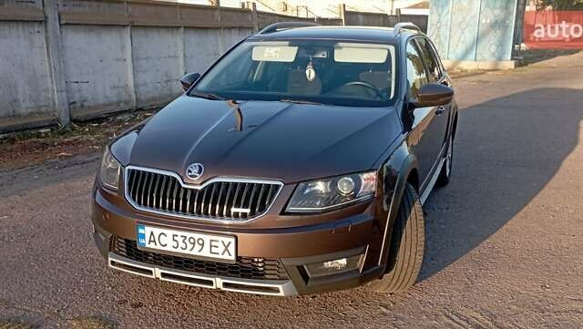 Коричневый Шкода Октавия Скаут, объемом двигателя 2 л и пробегом 257 тыс. км за 15900 $, фото 20 на Automoto.ua