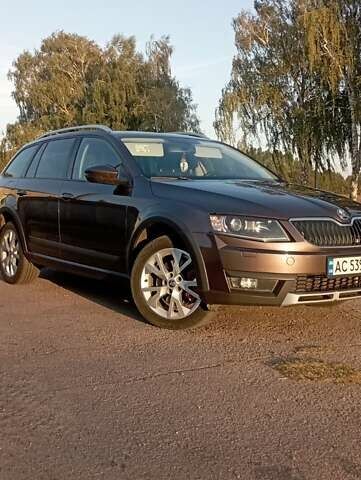 Коричневый Шкода Октавия Скаут, объемом двигателя 2 л и пробегом 257 тыс. км за 15900 $, фото 28 на Automoto.ua