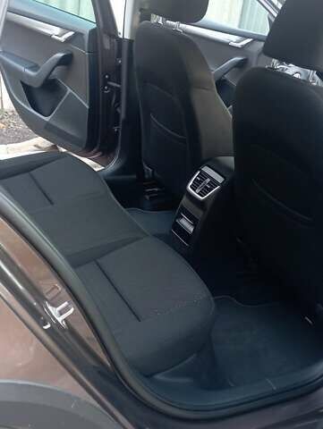 Коричневый Шкода Октавия Скаут, объемом двигателя 2 л и пробегом 257 тыс. км за 15900 $, фото 39 на Automoto.ua