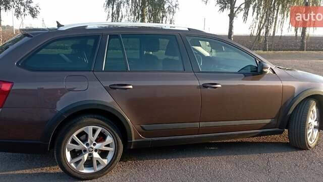 Коричневый Шкода Октавия Скаут, объемом двигателя 2 л и пробегом 257 тыс. км за 15900 $, фото 31 на Automoto.ua