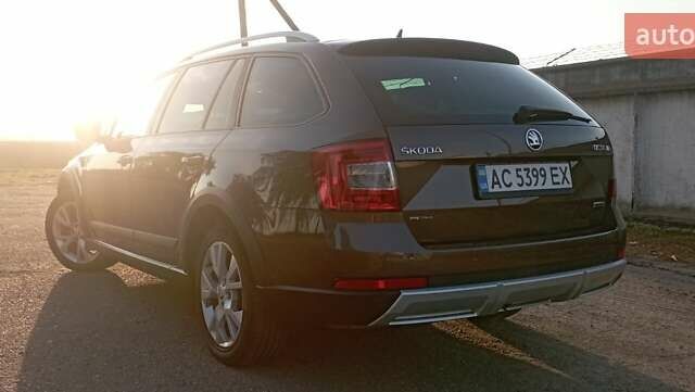Коричневый Шкода Октавия Скаут, объемом двигателя 2 л и пробегом 257 тыс. км за 15900 $, фото 25 на Automoto.ua