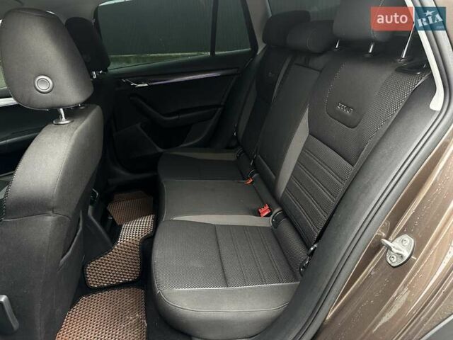 Коричневый Шкода Октавия Скаут, объемом двигателя 1.97 л и пробегом 231 тыс. км за 19699 $, фото 39 на Automoto.ua