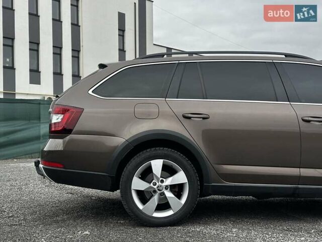 Коричневый Шкода Октавия Скаут, объемом двигателя 1.97 л и пробегом 231 тыс. км за 19699 $, фото 13 на Automoto.ua