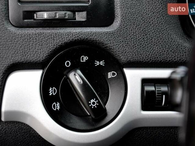 Червоний Шкода Octavia Scout, об'ємом двигуна 2 л та пробігом 269 тис. км за 6700 $, фото 29 на Automoto.ua