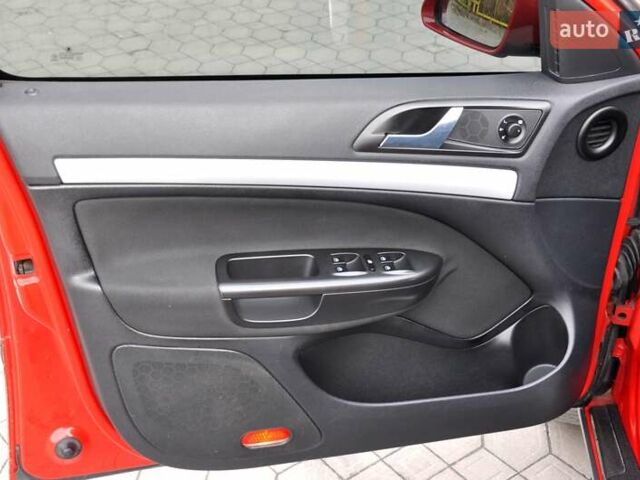 Червоний Шкода Octavia Scout, об'ємом двигуна 2 л та пробігом 269 тис. км за 6700 $, фото 15 на Automoto.ua