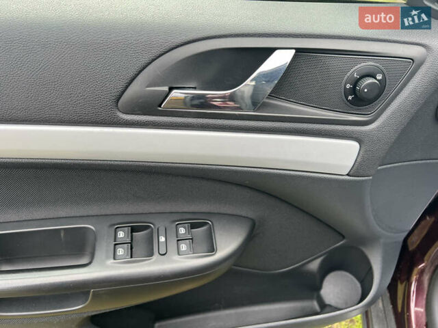 Шкода Октавия Скаут 2009 в Рожище на Automoto.ua Красный Шкода Октавия Скаут, объемом двигателя 1.8 л и пробегом 177 тыс. км за 8799 $, фото 12 на Automoto.ua