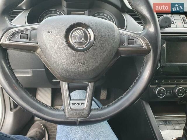 Шкода Октавия Скаут, объемом двигателя 2 л и пробегом 250 тыс. км за 14100 $, фото 6 на Automoto.ua