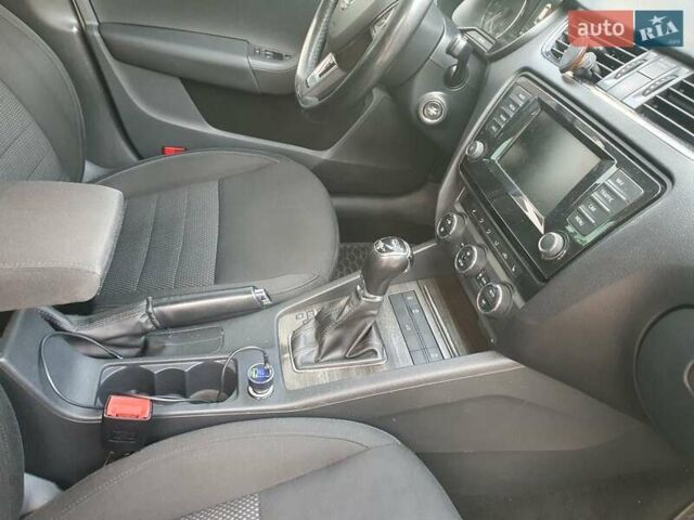 Шкода Октавия Скаут, объемом двигателя 2 л и пробегом 250 тыс. км за 14100 $, фото 12 на Automoto.ua