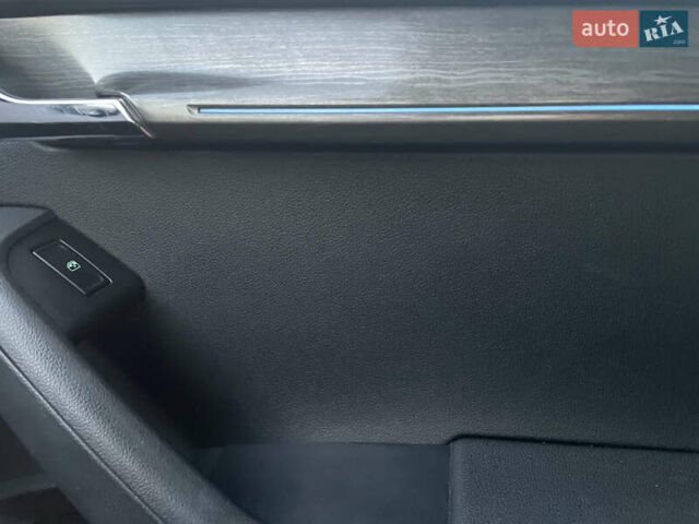 Шкода Октавия Скаут, объемом двигателя 2 л и пробегом 275 тыс. км за 16300 $, фото 12 на Automoto.ua