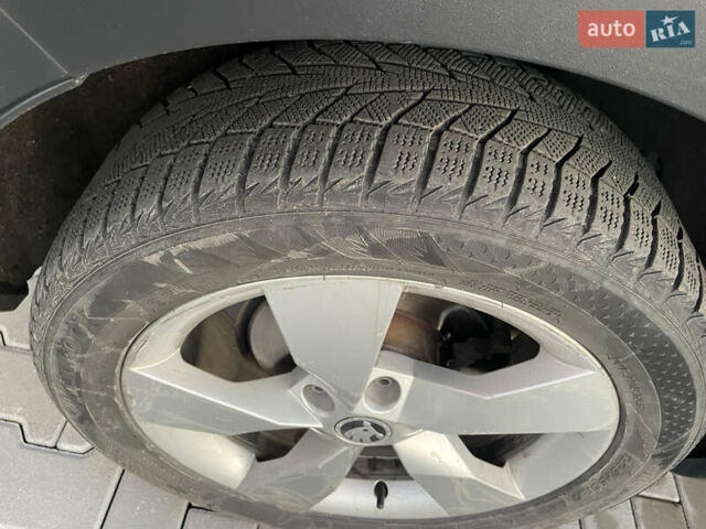 Шкода Октавия Скаут, объемом двигателя 2 л и пробегом 275 тыс. км за 16300 $, фото 10 на Automoto.ua