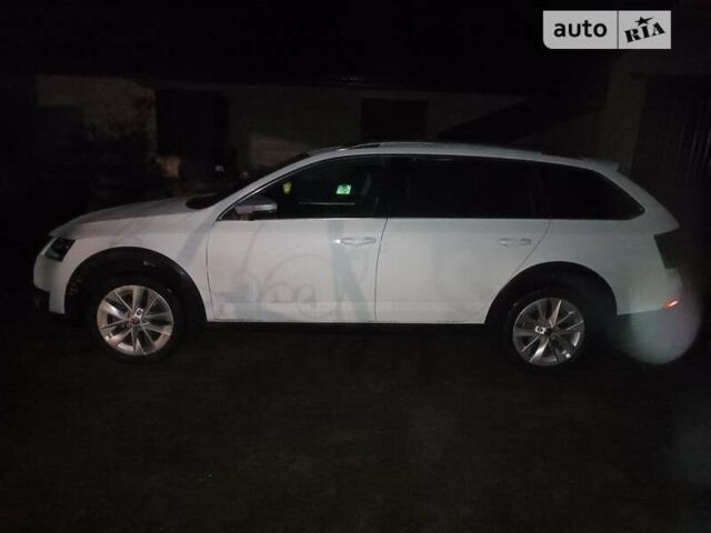 Шкода Октавия Скаут, объемом двигателя 1.97 л и пробегом 173 тыс. км за 21700 $, фото 1 на Automoto.ua