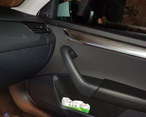 Шкода Октавия Скаут, объемом двигателя 1.97 л и пробегом 173 тыс. км за 21700 $, фото 11 на Automoto.ua