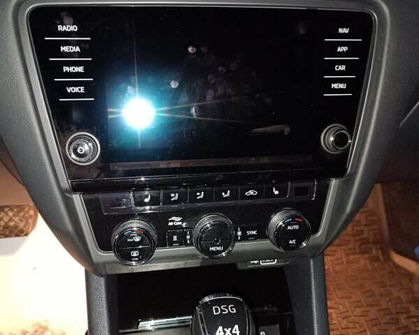 Шкода Октавия Скаут, объемом двигателя 1.97 л и пробегом 173 тыс. км за 21700 $, фото 10 на Automoto.ua