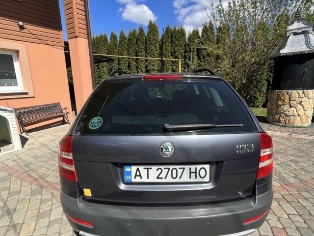 Серый Шкода Октавия Скаут, объемом двигателя 2 л и пробегом 300 тыс. км за 5200 $, фото 7 на Automoto.ua