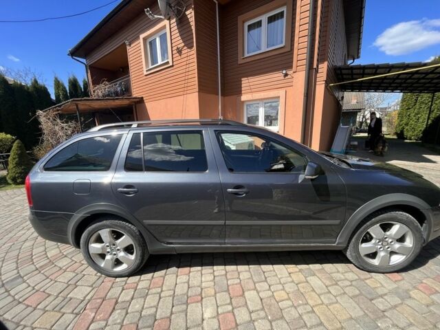 Серый Шкода Октавия Скаут, объемом двигателя 2 л и пробегом 300 тыс. км за 5200 $, фото 4 на Automoto.ua