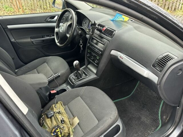 Сірий Шкода Octavia Scout, об'ємом двигуна 2 л та пробігом 281 тис. км за 3500 $, фото 9 на Automoto.ua