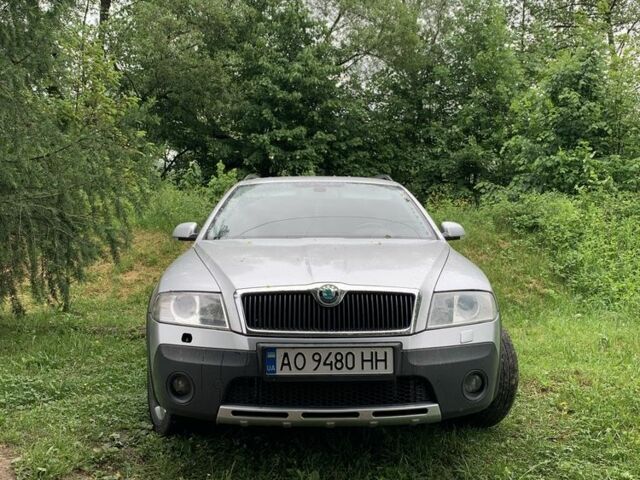 Сірий Шкода Octavia Scout, об'ємом двигуна 2 л та пробігом 470 тис. км за 8000 $, фото 1 на Automoto.ua