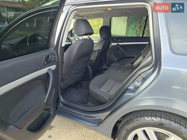Серый Шкода Октавия Скаут, объемом двигателя 2 л и пробегом 213 тыс. км за 6200 $, фото 26 на Automoto.ua