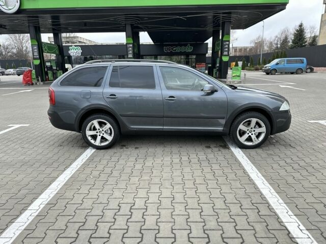 Сірий Шкода Octavia Scout, об'ємом двигуна 2 л та пробігом 285 тис. км за 4200 $, фото 5 на Automoto.ua