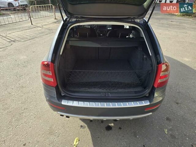 Серый Шкода Октавия Скаут, объемом двигателя 2 л и пробегом 213 тыс. км за 6200 $, фото 29 на Automoto.ua