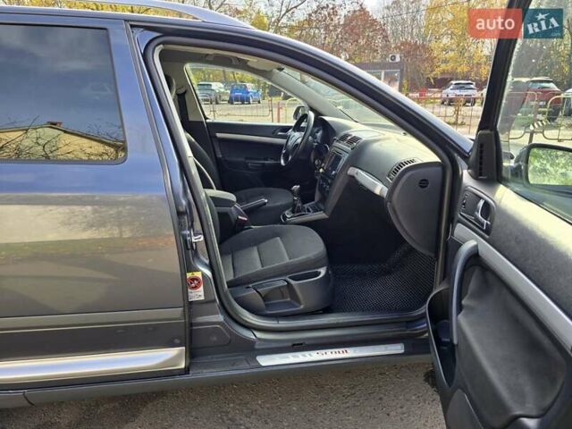 Серый Шкода Октавия Скаут, объемом двигателя 2 л и пробегом 213 тыс. км за 6200 $, фото 37 на Automoto.ua