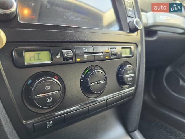 Серый Шкода Октавия Скаут, объемом двигателя 2 л и пробегом 213 тыс. км за 6200 $, фото 48 на Automoto.ua