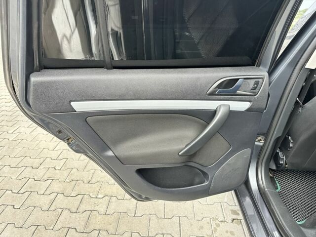 Сірий Шкода Octavia Scout, об'ємом двигуна 2 л та пробігом 285 тис. км за 4200 $, фото 21 на Automoto.ua