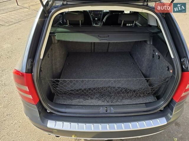 Серый Шкода Октавия Скаут, объемом двигателя 2 л и пробегом 213 тыс. км за 6200 $, фото 32 на Automoto.ua