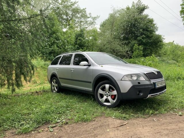 Сірий Шкода Octavia Scout, об'ємом двигуна 2 л та пробігом 470 тис. км за 8000 $, фото 2 на Automoto.ua