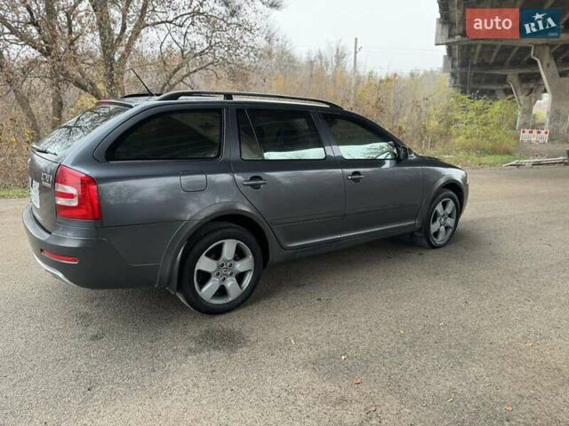 Сірий Шкода Octavia Scout, об'ємом двигуна 1.98 л та пробігом 331 тис. км за 5999 $, фото 8 на Automoto.ua