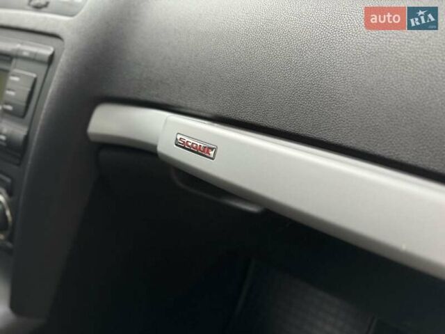 Сірий Шкода Octavia Scout, об'ємом двигуна 1.98 л та пробігом 331 тис. км за 5999 $, фото 16 на Automoto.ua