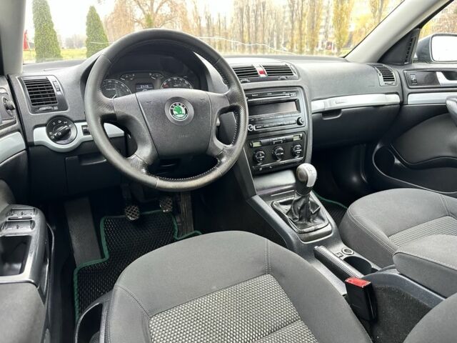 Сірий Шкода Octavia Scout, об'ємом двигуна 2 л та пробігом 285 тис. км за 4200 $, фото 14 на Automoto.ua