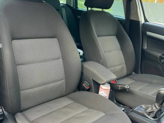 Серый Шкода Октавия Скаут, объемом двигателя 2 л и пробегом 260 тыс. км за 6300 $, фото 5 на Automoto.ua