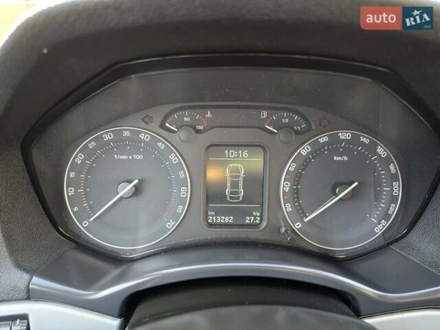 Серый Шкода Октавия Скаут, объемом двигателя 2 л и пробегом 213 тыс. км за 6200 $, фото 47 на Automoto.ua