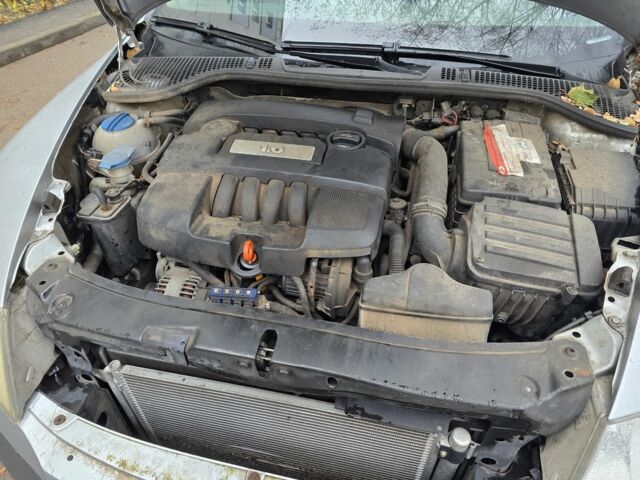 Сірий Шкода Octavia Scout, об'ємом двигуна 1.6 л та пробігом 211 тис. км за 7500 $, фото 17 на Automoto.ua