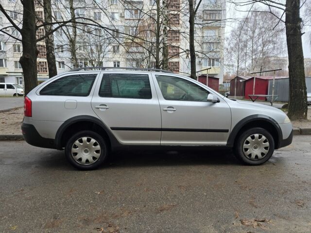 Сірий Шкода Octavia Scout, об'ємом двигуна 1.6 л та пробігом 211 тис. км за 7500 $, фото 4 на Automoto.ua