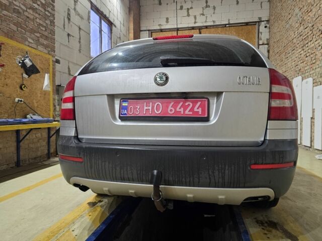 Сірий Шкода Octavia Scout, об'ємом двигуна 1.6 л та пробігом 211 тис. км за 7500 $, фото 19 на Automoto.ua