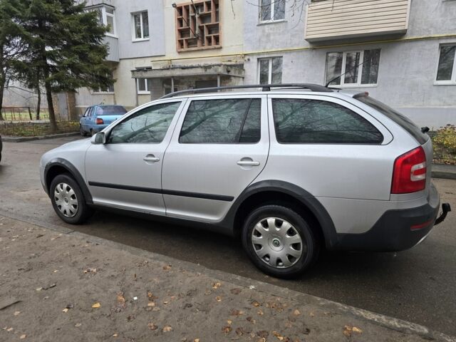 Сірий Шкода Octavia Scout, об'ємом двигуна 1.6 л та пробігом 211 тис. км за 7500 $, фото 3 на Automoto.ua
