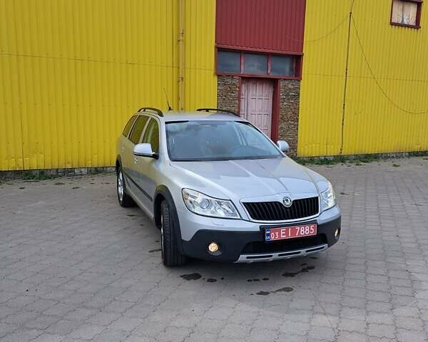 Сірий Шкода Octavia Scout, об'ємом двигуна 1.8 л та пробігом 189 тис. км за 9200 $, фото 6 на Automoto.ua