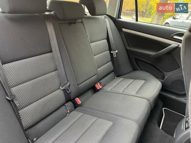 Серый Шкода Октавия Скаут, объемом двигателя 1.8 л и пробегом 214 тыс. км за 8500 $, фото 45 на Automoto.ua