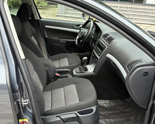 Сірий Шкода Octavia Scout, об'ємом двигуна 1.8 л та пробігом 219 тис. км за 7750 $, фото 4 на Automoto.ua