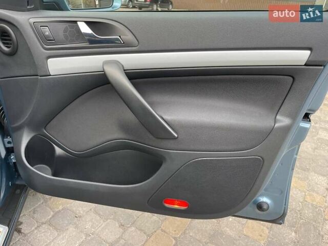 Серый Шкода Октавия Скаут, объемом двигателя 1.8 л и пробегом 214 тыс. км за 8500 $, фото 46 на Automoto.ua