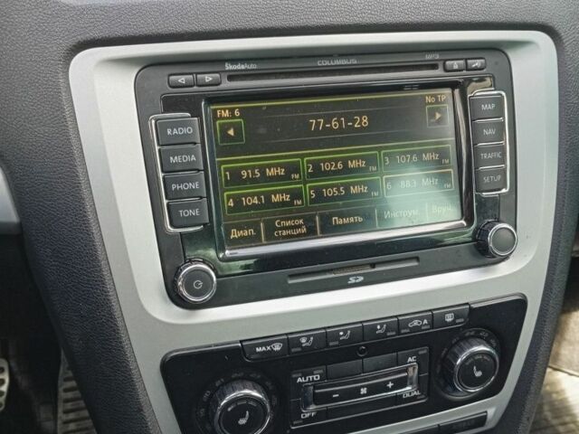 Серый Шкода Октавия Скаут, объемом двигателя 2 л и пробегом 256 тыс. км за 9000 $, фото 5 на Automoto.ua