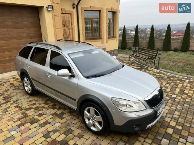 Серый Шкода Октавия Скаут, объемом двигателя 2 л и пробегом 230 тыс. км за 8990 $, фото 8 на Automoto.ua