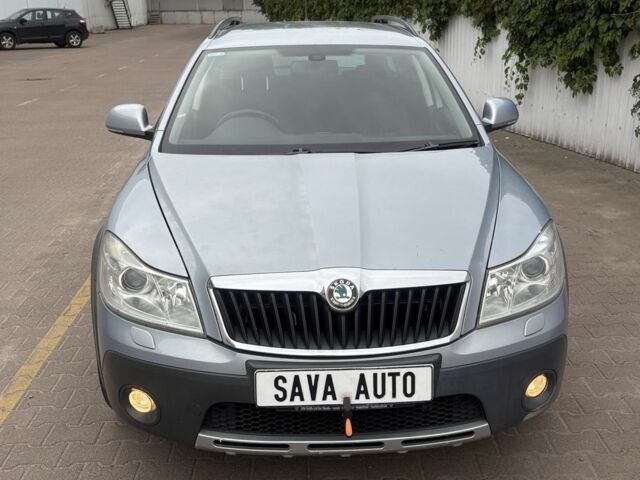 Сірий Шкода Octavia Scout, об'ємом двигуна 0 л та пробігом 141 тис. км за 4400 $, фото 2 на Automoto.ua